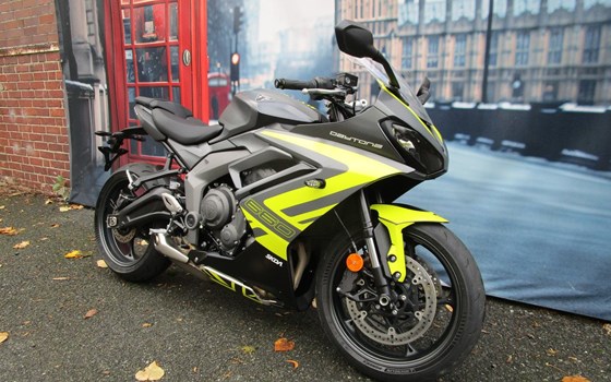 Gebrauchtmotorrad Triumph Daytona 660 - Bild 1