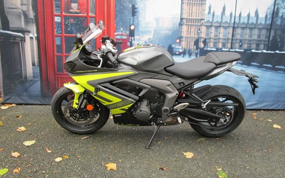 Gebrauchtmotorrad Triumph Daytona 660 - Bild 3