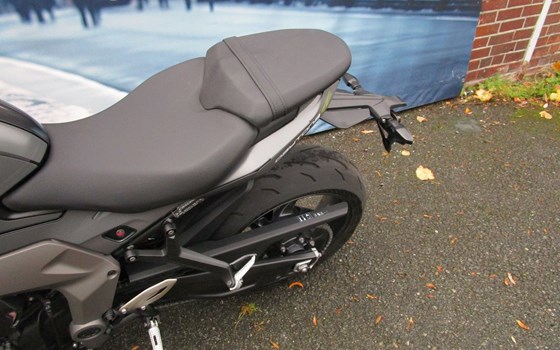 Gebrauchtmotorrad Triumph Daytona 660 - Bild 7