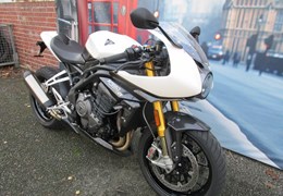 Gebrauchte Triumph Speed Triple 1200 RR
