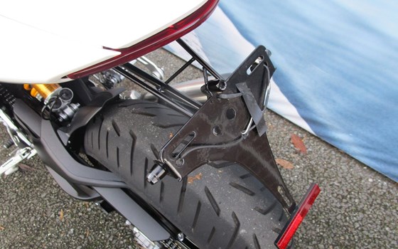 Gebrauchtmotorrad Triumph Speed Triple 1200 RR - Bild 5