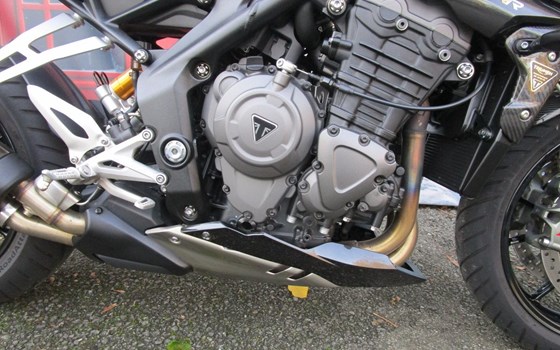Gebrauchtmotorrad Triumph Speed Triple 1200 RR - Bild 7