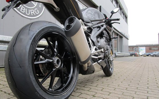 Gebrauchtmotorrad Triumph Speed Triple 1200 RR James Bond Edition - Bild 14