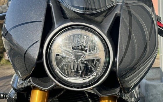 Gebrauchtmotorrad Triumph Speed Triple 1200 RR James Bond Edition - Bild 3
