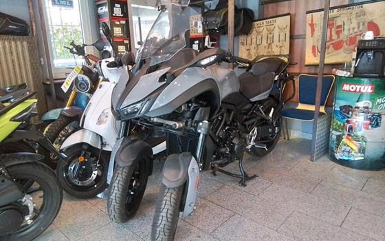 Gebrauchtmotorrad Yamaha Niken GT - Bild 1