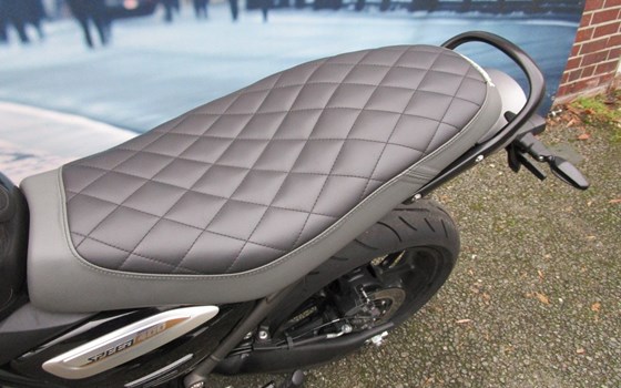 Gebrauchtmotorrad Triumph Speed 400 - Bild 5