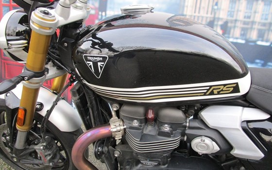 Gebrauchtmotorrad Triumph Speed Twin 1200 RS - Bild 10