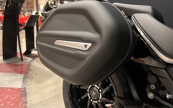 Gebrauchtmotorrad Triumph Rocket 3 Storm R - Bild 3