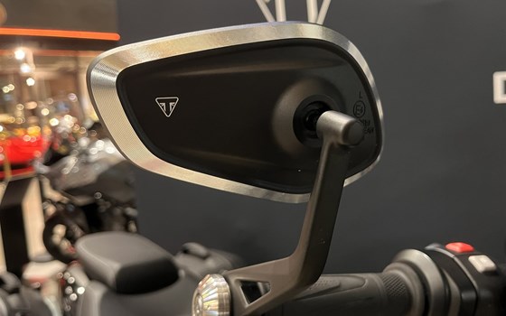 Gebrauchtmotorrad Triumph Rocket 3 Storm R - Bild 4