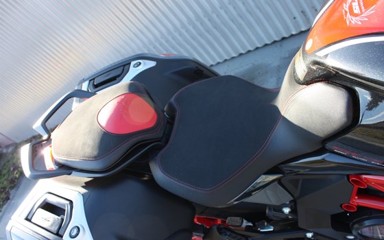 Gebrauchtmotorrad MV Agusta Turismo Veloce 800 RC SCS - Bild 11