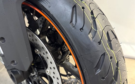 Gebrauchtmotorrad KTM 1290 Super Duke GT - Bild 11