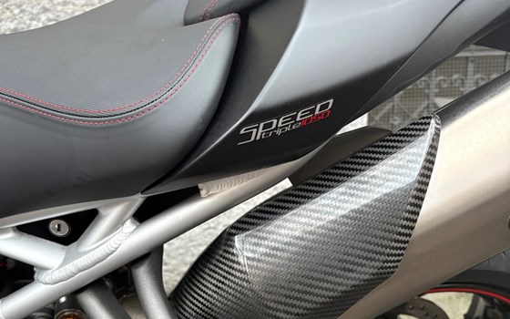 Motorrad Occasion Triumph Speed Triple RS - Bild 4