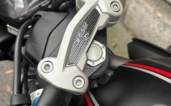 Motorrad Occasion Triumph Speed Triple RS - Bild 5