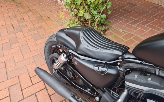 Gebrauchtmotorrad Harley-Davidson Sportster XL 883 N Iron - Bild 12