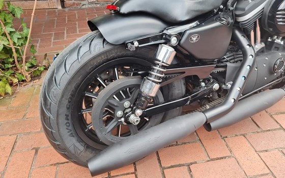 Gebrauchtmotorrad Harley-Davidson Sportster XL 883 N Iron - Bild 17