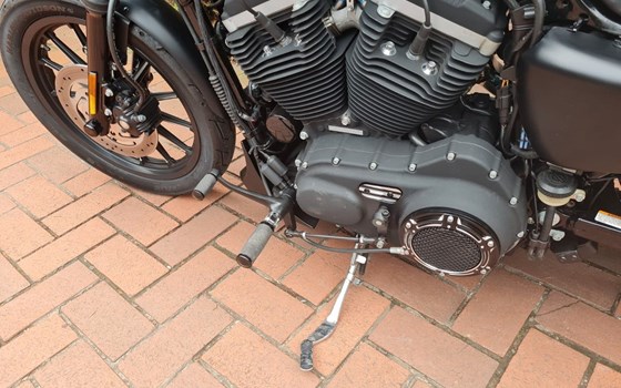 Gebrauchtmotorrad Harley-Davidson Sportster XL 883 N Iron - Bild 23