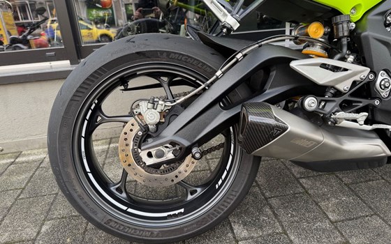 Gebrauchtmotorrad Triumph Street Triple 765 Moto2 Edition - Bild 5