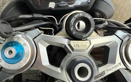 Gebrauchtmotorrad Triumph Street Triple 765 Moto2 Edition - Bild 7