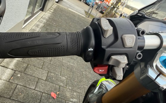 Gebrauchtmotorrad Triumph Street Triple 765 Moto2 Edition - Bild 8