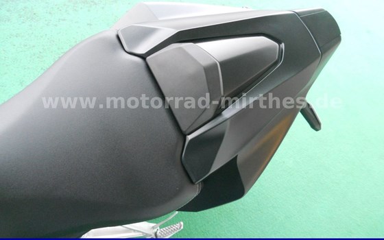 Neufahrzeug Honda CB650R E-Clutch - Bild 19