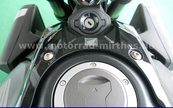 Neufahrzeug Honda CB650R E-Clutch - Bild 26