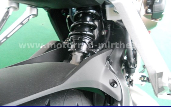 Neufahrzeug Honda CB650R E-Clutch - Bild 27