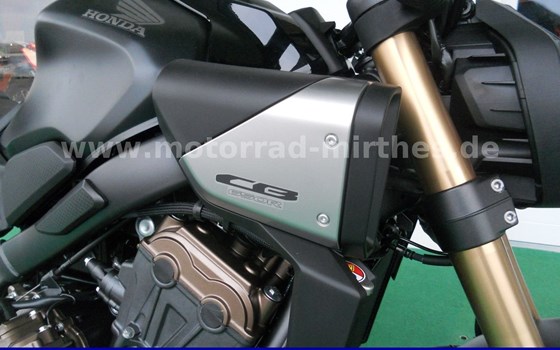 Neufahrzeug Honda CB650R E-Clutch - Bild 6