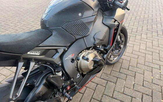 Gebrauchtmotorrad Honda CBR1000RR Fireblade - Bild 10