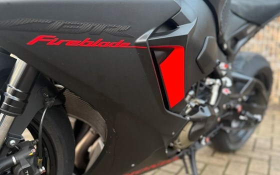 Gebrauchtmotorrad Honda CBR1000RR Fireblade - Bild 17