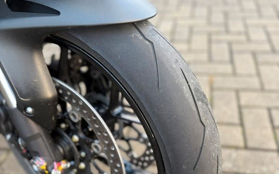 Gebrauchtmotorrad Honda CBR1000RR Fireblade - Bild 3