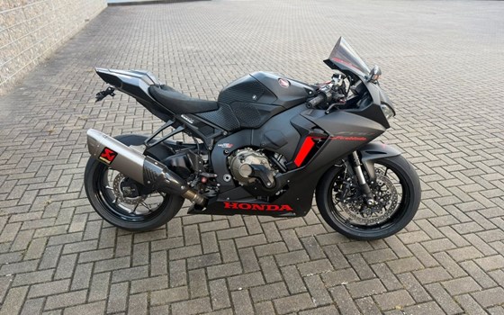 Gebrauchtmotorrad Honda CBR1000RR Fireblade - Bild 9