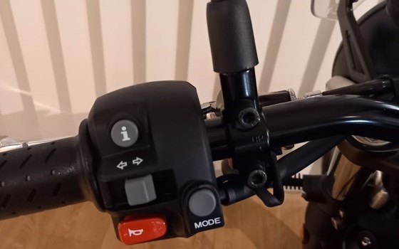 Gebrauchtmotorrad Triumph Speed Twin 900 - Bild 11