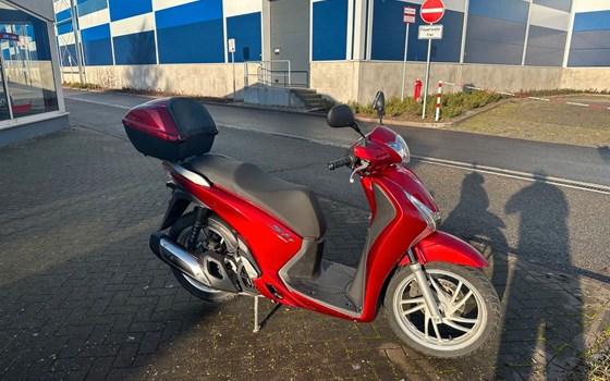 Gebrauchtmotorrad Honda SH150i - Bild 1