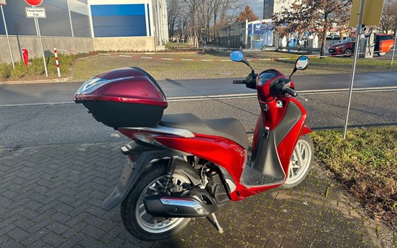 Gebrauchtmotorrad Honda SH150i - Bild 2