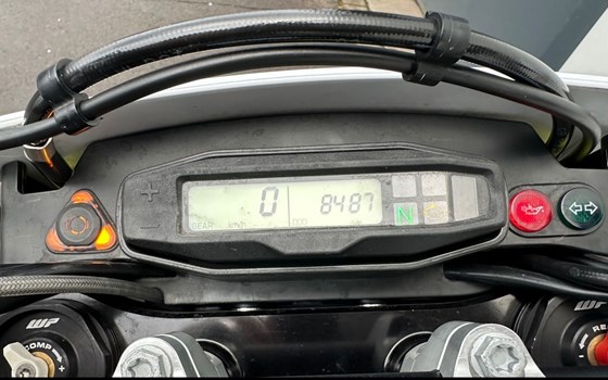 Gebrauchtmotorrad Husqvarna 701 Supermoto - Bild 7