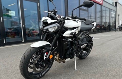 Gebrauchtmotorrad Triumph Street Triple 765 R