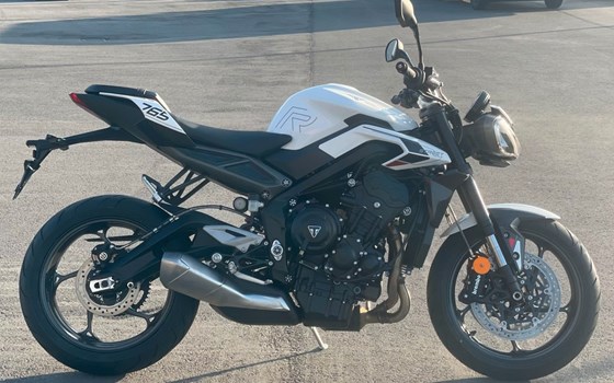 Gebrauchtmotorrad Triumph Street Triple 765 R - Bild 3