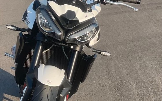 Gebrauchtmotorrad Triumph Street Triple 765 R - Bild 4
