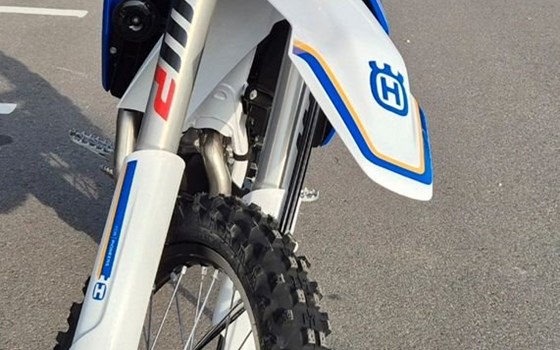 Neufahrzeug Husqvarna FE 350 Heritage - Bild 4