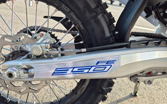 Neufahrzeug Husqvarna FE 350 Heritage - Bild 6