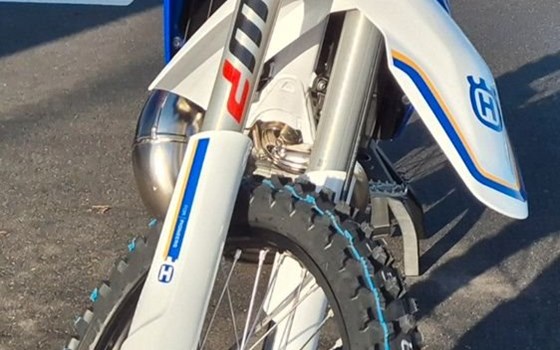 Neufahrzeug Husqvarna TC 300 Heritage - Bild 3