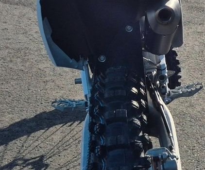 Neufahrzeug Husqvarna TE 300 Heritage - Bild 5