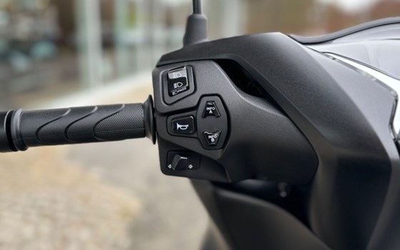 Gebrauchtmotorrad Honda SH125i - Bild 8