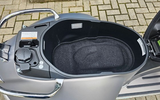 Neufahrzeug Vespa GTS 310 SuperTech - Bild 12