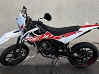 Neumotorrad Rieju MRT 50 Europa Symbolbild