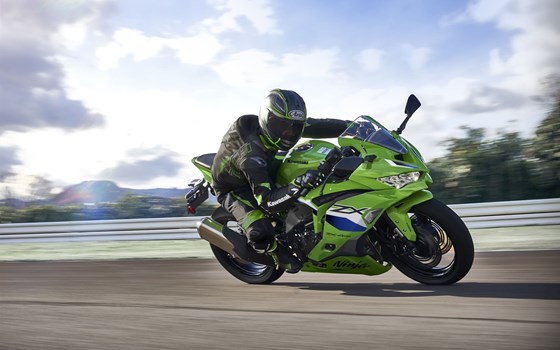 Neufahrzeug Kawasaki Ninja ZX-4RR - Bild 6