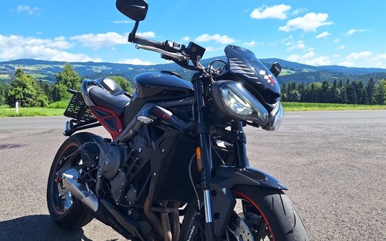 Gebrauchtmotorrad Triumph Street Triple R - Bild 1