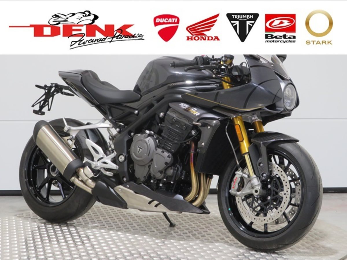 Triumph Speed Triple 1200 RR James Bond Edition