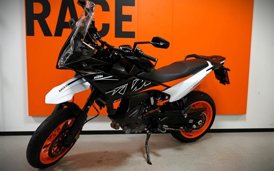 Gebrauchtmotorrad KTM 890 SMT - Bild 2