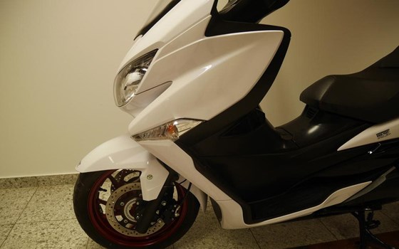 Gebrauchtmotorrad Suzuki Burgman 400 - Bild 6